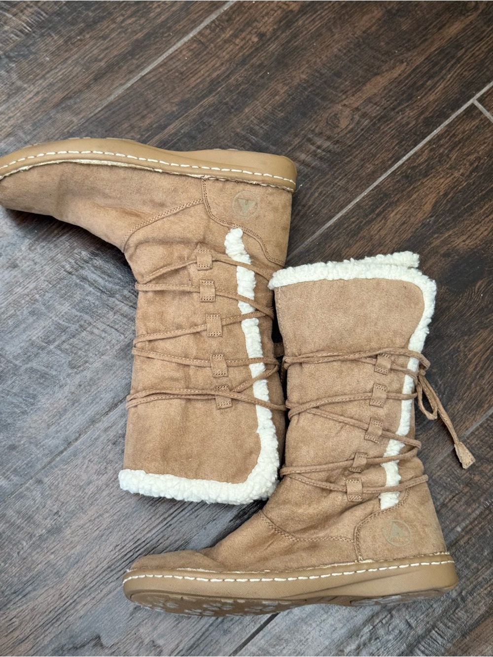 Airwalk Tan Faux Suede Sherpa Lined Winter Boots EUC sz 8